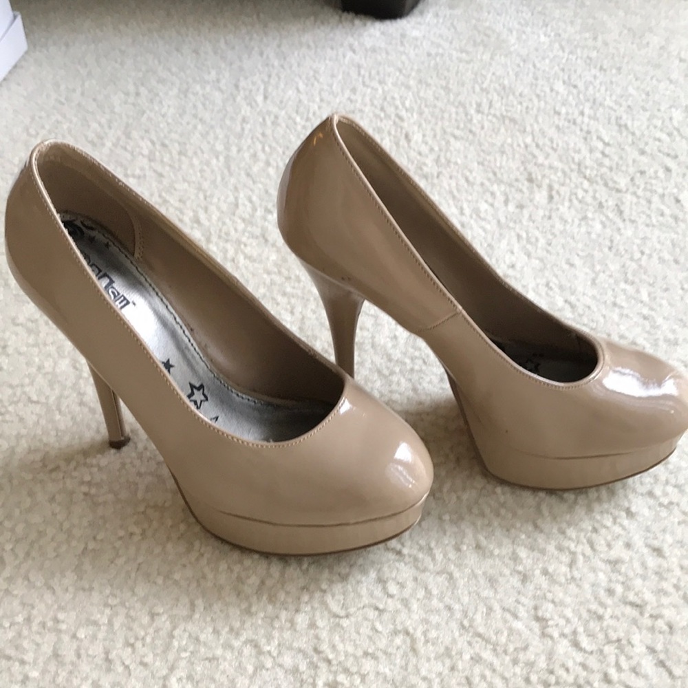 Sexy sky high heels!